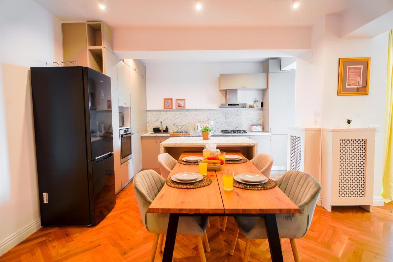 Luxury Central Park Apartment Bucureşti Ngoại thất bức ảnh