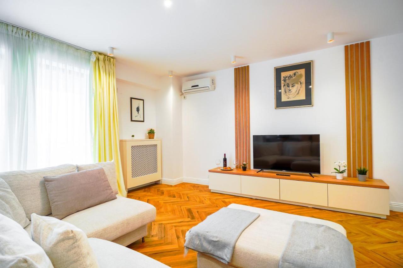 Luxury Central Park Apartment Bucureşti Ngoại thất bức ảnh