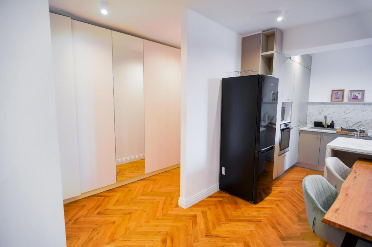 Luxury Central Park Apartment Bucureşti Ngoại thất bức ảnh