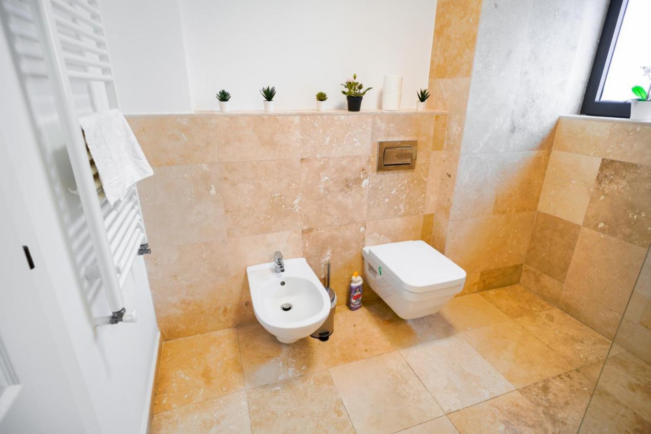 Luxury Central Park Apartment Bucureşti Ngoại thất bức ảnh
