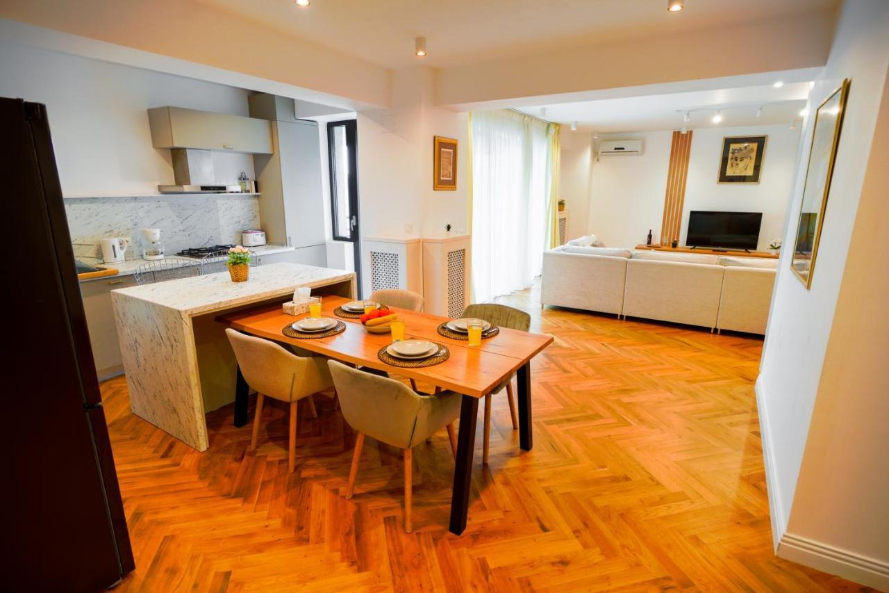 Luxury Central Park Apartment Bucureşti Ngoại thất bức ảnh