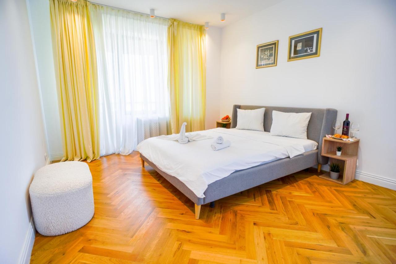Luxury Central Park Apartment Bucureşti Ngoại thất bức ảnh